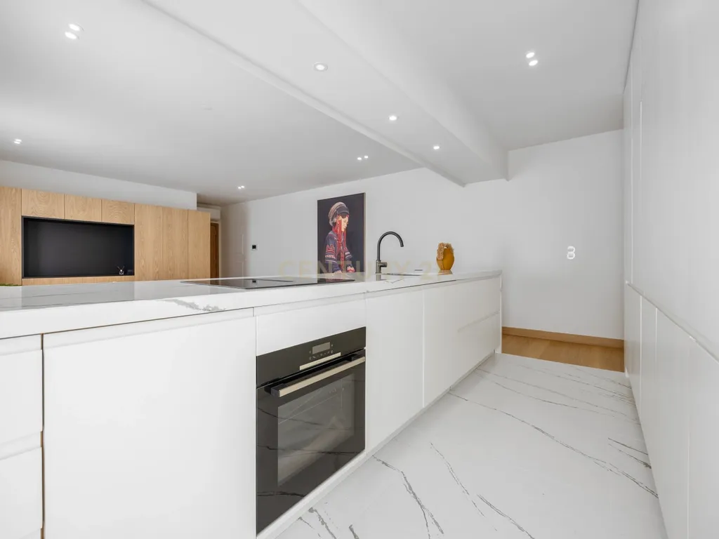 Luxuoso apartamento T3 no Centro de Setúbal e a 300m da praia - Image 8