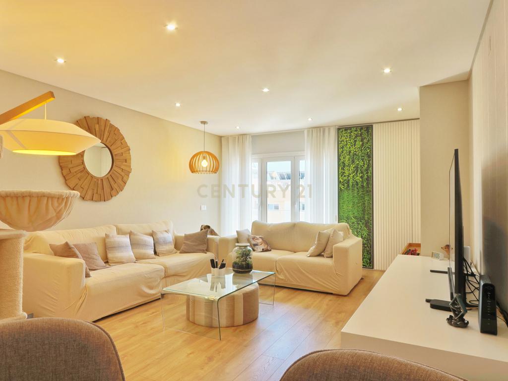 Apartamento T3 moderno e luminoso a 15 minutos da praia | Parede (Cascais) - Image 2