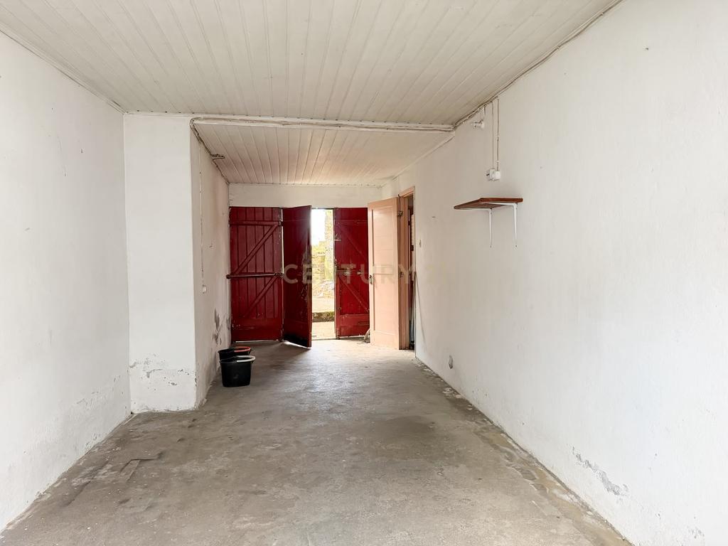 Oportunidade Única | Moradia com Vista Mar e Projeto Aprovado em Ponta Garça, Vila Franca do Campo - Image 14