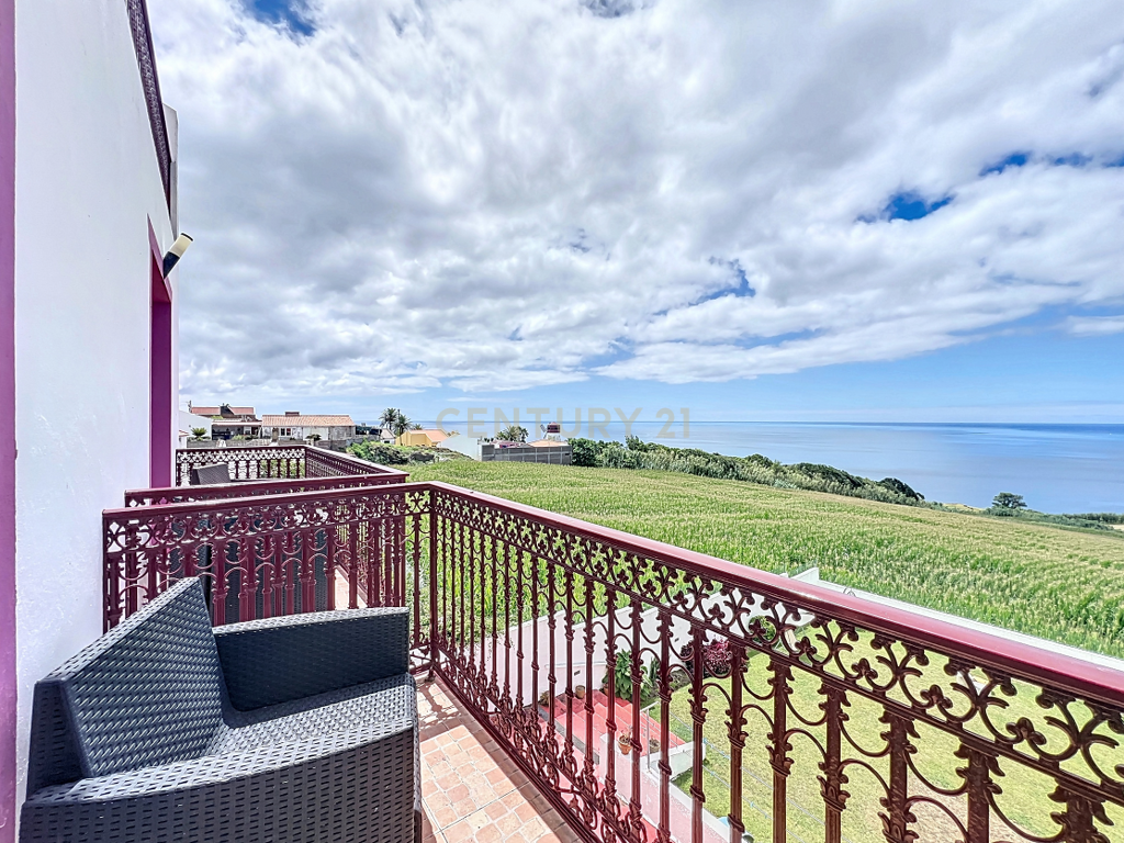 🏡 Moradia Única com Vista Mar — 3 Apartamentos | AL em Funcionamento | Feteiras, Ponta Delgada - Image 49
