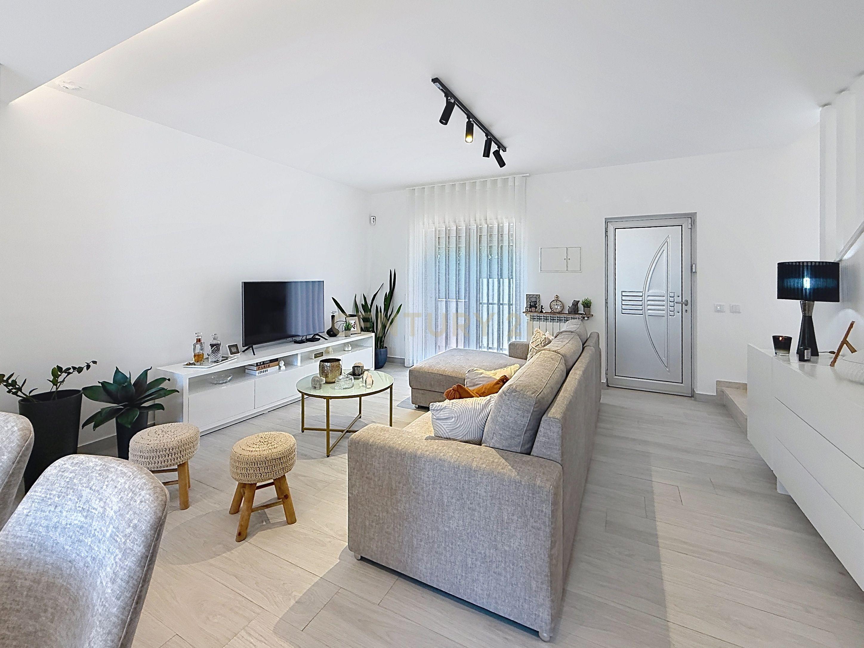 Fotografia 6 de Moradia T3 com Garagem, Terraço Privativo, Churrasqueira, Piscina e Vista Mar | Nazaré