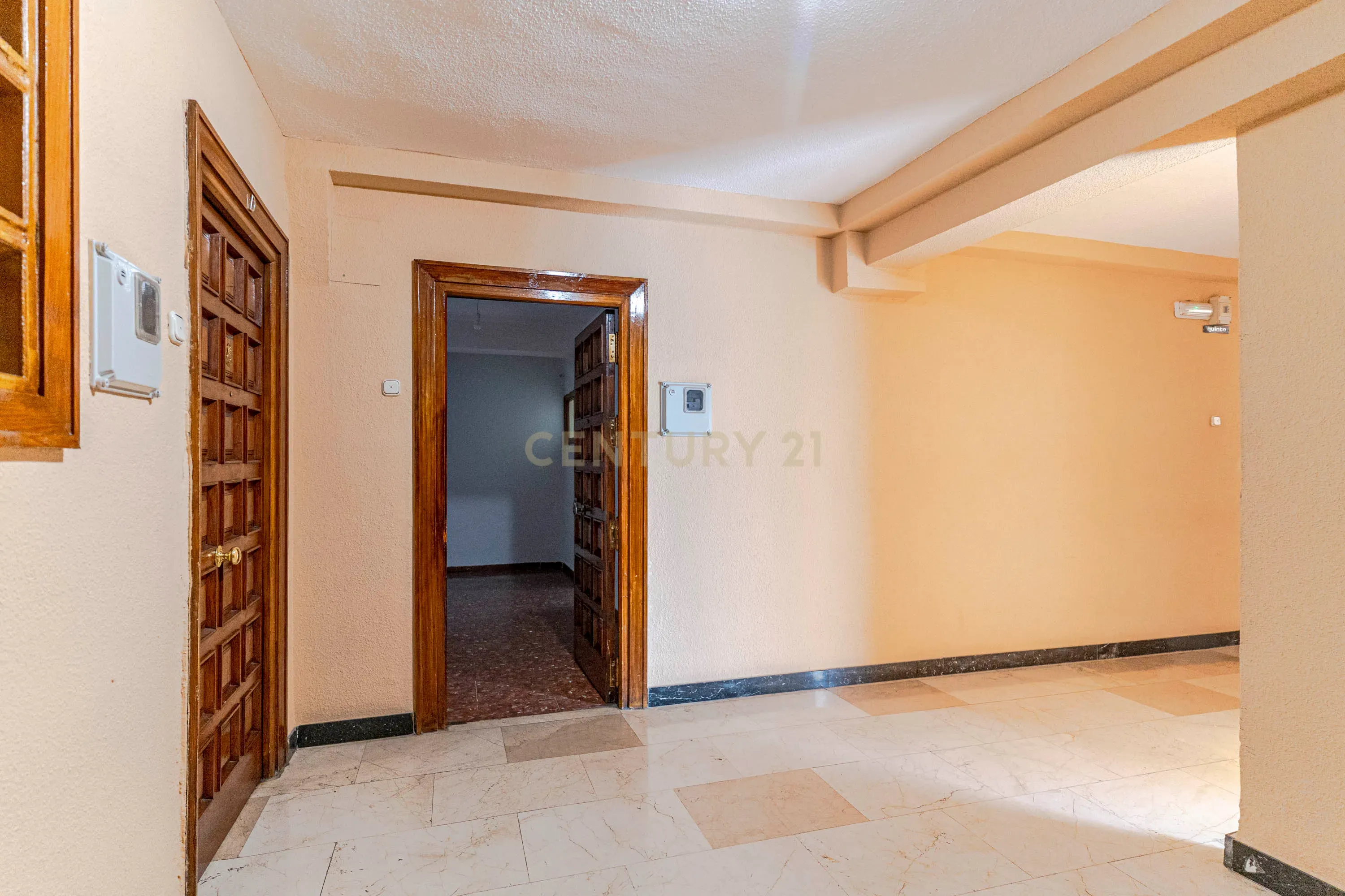 Espaçoso apartamento de 141 m2 no centro de Granada com vista panorâmica do Caminho de Ronda - Image 44