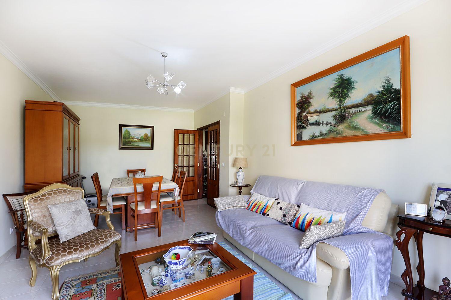 Fotografia 9 de Apartamento T2 em Algueirão Mem Martins, Sintra