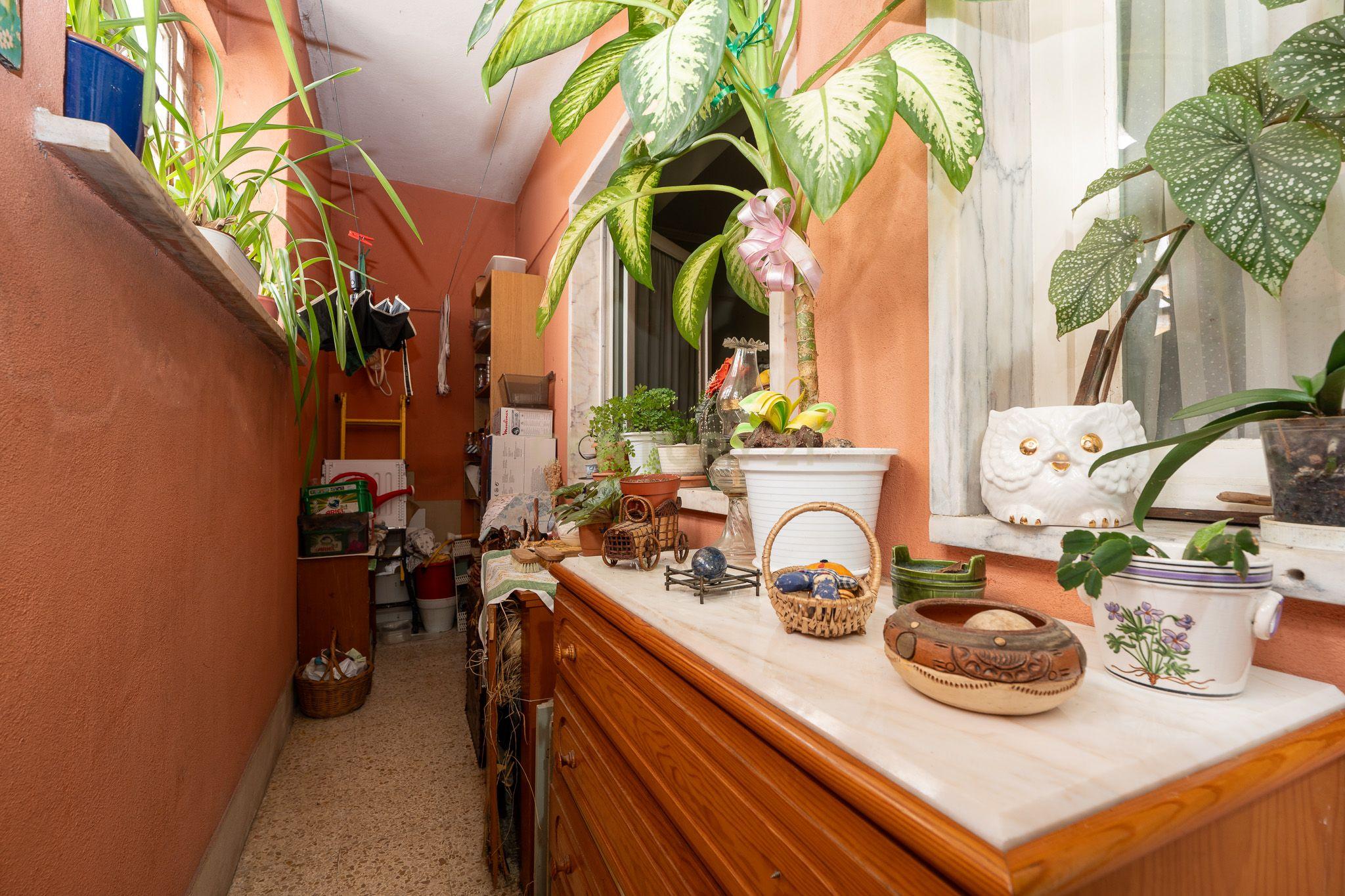 Apartamento de tipologia T3, com cerca de 115 m2, 2 WC, despensa, localizado numa das artérias principais da cidade de Odivelas, mais concretamente na Rua Professor Dr. Augusto Abreu Lopes. - Image 17