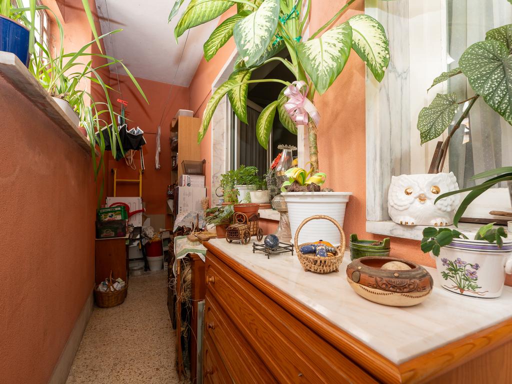 Apartamento de tipologia T3, com cerca de 115 m2, 2 WC, despensa, localizado numa das artérias principais da cidade de Odivelas, mais concretamente na Rua Professor Dr. Augusto Abreu Lopes. - Image 17