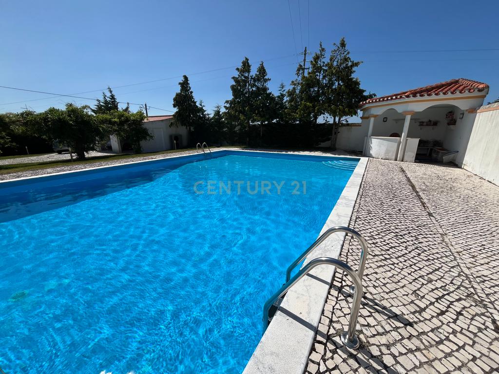 Moradia com 5 quartos em Vale Covo, Bombarral, com jardim, piscina, barbecue, adega e várias zonas de lazer - Image 11
