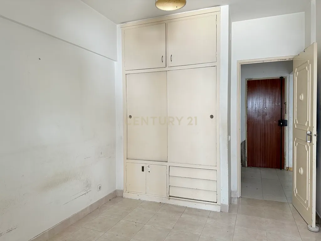 Apartamento T1 em Paço de Arcos - junto à praia e Escola Superior Náutica Infante D. Henrique - Image 12