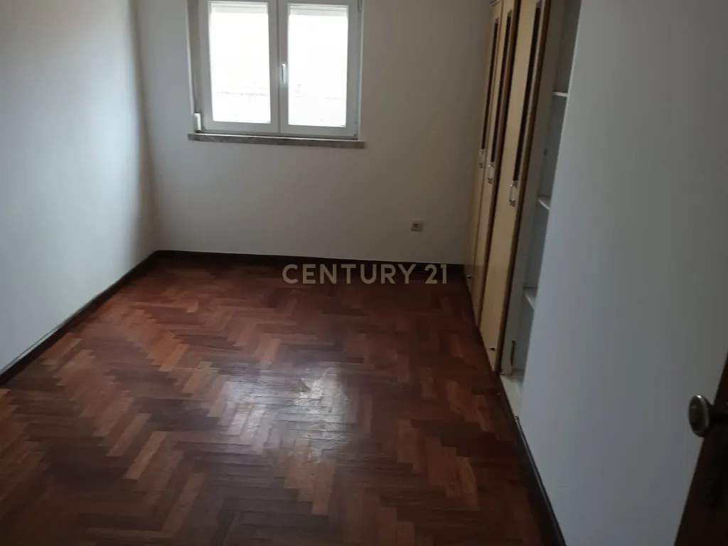 Andar Moradia t3 totalmente remodelado - Image 7