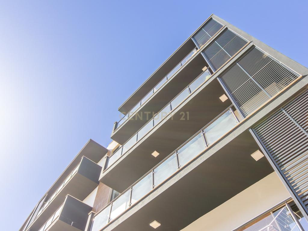 Moderno apartamento T3, com parqueamento e varandas em Santo António da Charneca, Barreiro - Image 24