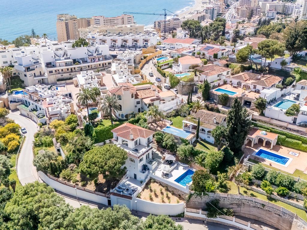 Moradia renovada com vista para o mar e perto da praia – Torreblanca, Fuengirola - Image 89