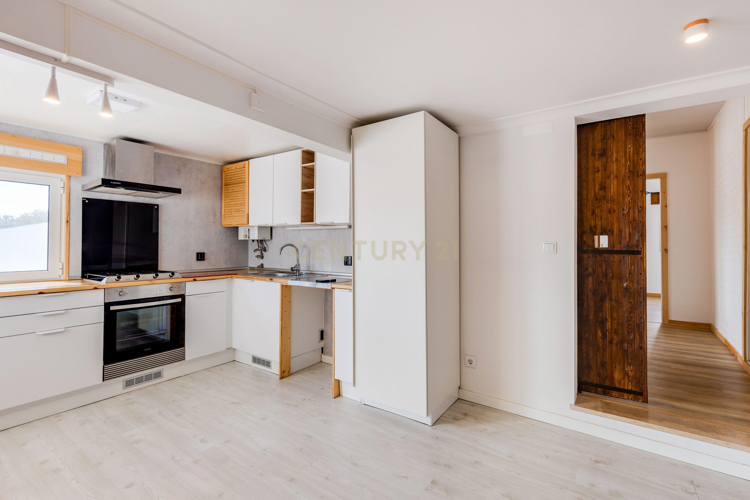 Fotografia 9 de Casa T3 em Maceira, Leiria - Conforto e Praticidade