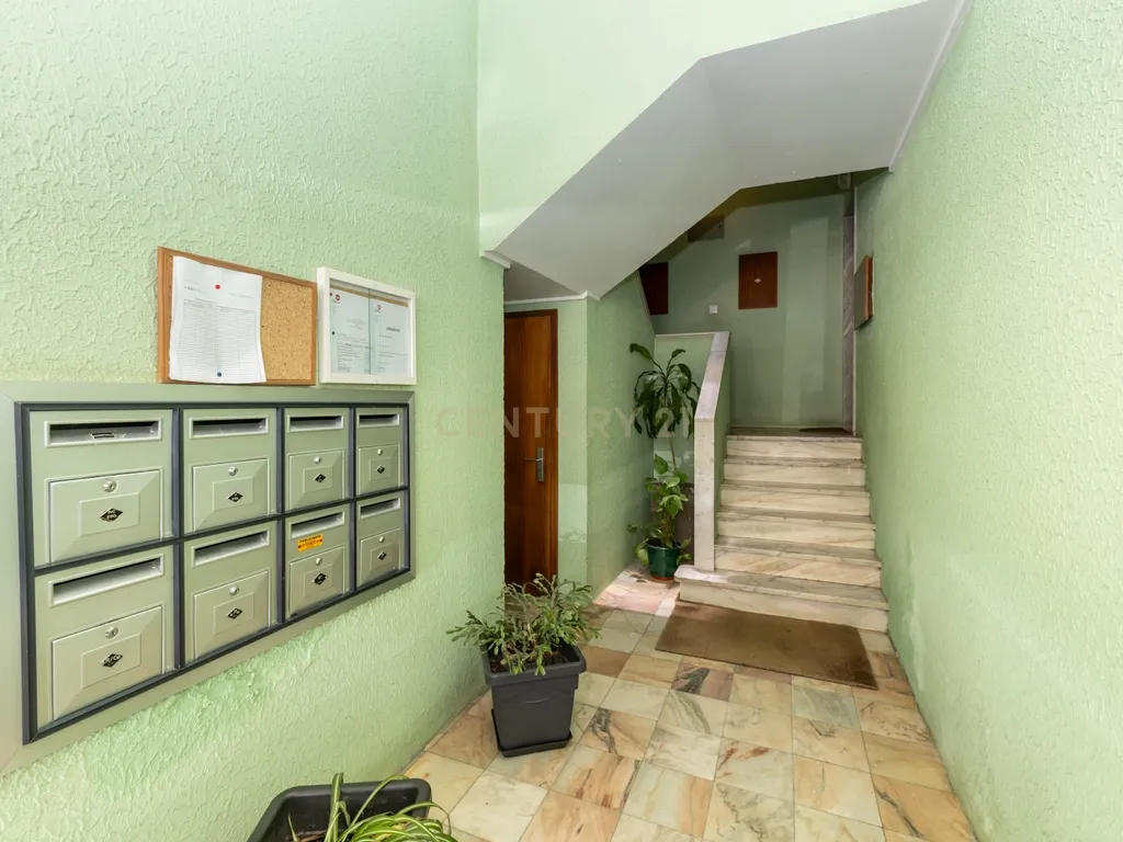 Apartamento T2 no Feijó totalmente remodelado - Image 25
