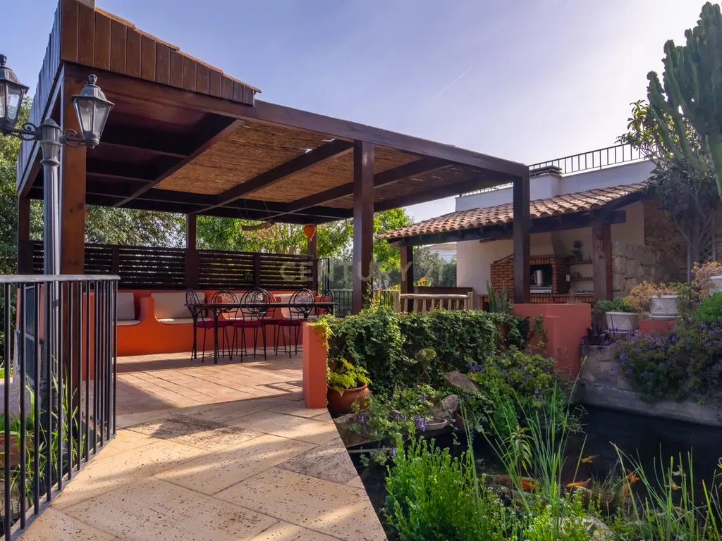 Propriedade com três habitações, piscina aquecida e sauna, num terreno de 10.000 m² - Image 118