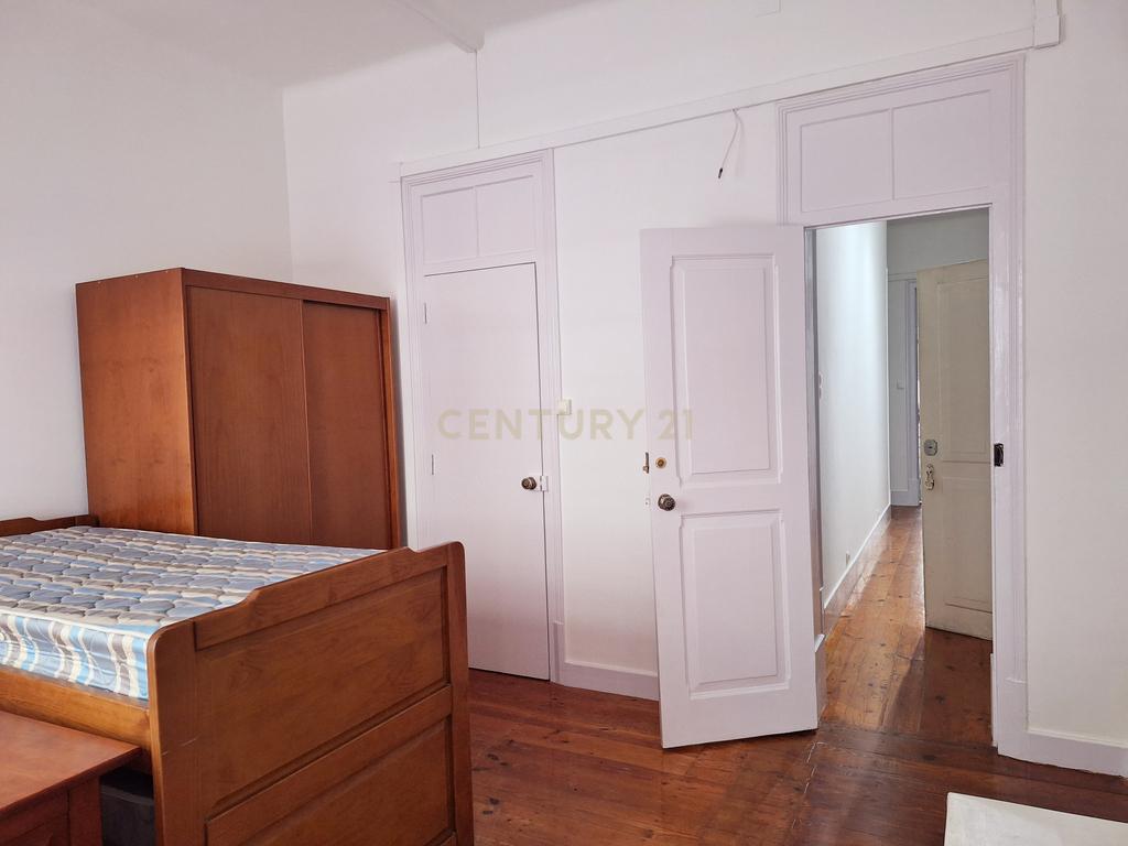 Apartamento T3 para Arrendamento em Campolide - Image 9