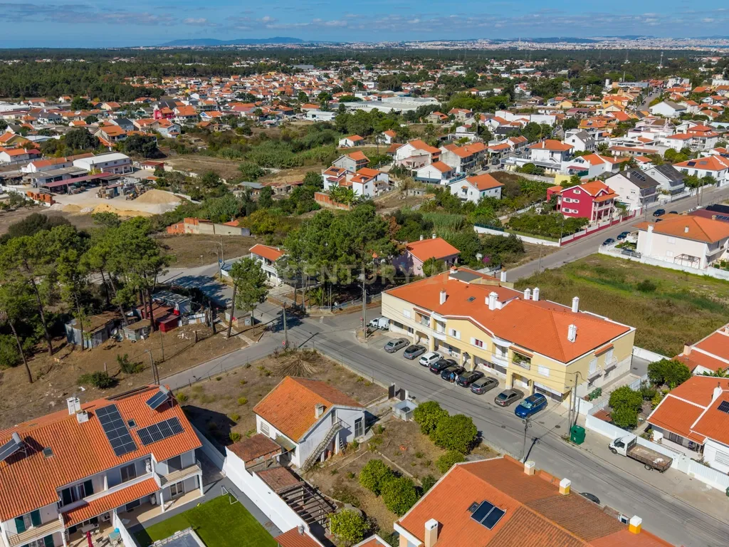 Moradia Isolada com Terreno de 1041 m² – Um Mundo de Possibilidades! - Image 135