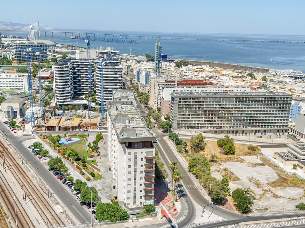 T3 com Vista Rio, Condomínio Privado com Jardim Infantil | Parque das Nações Sul - Image 40