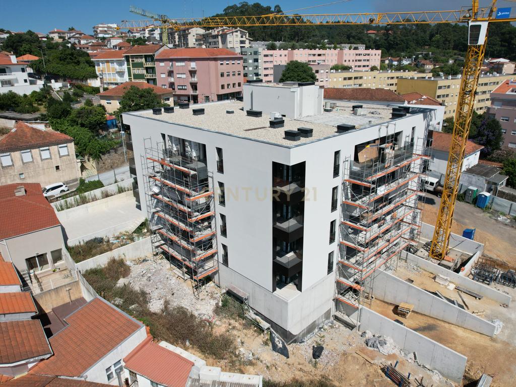 Apartamento T2   - A 700m Metro -Hospital S.Silva - Linha Amarela Metro - Image 1