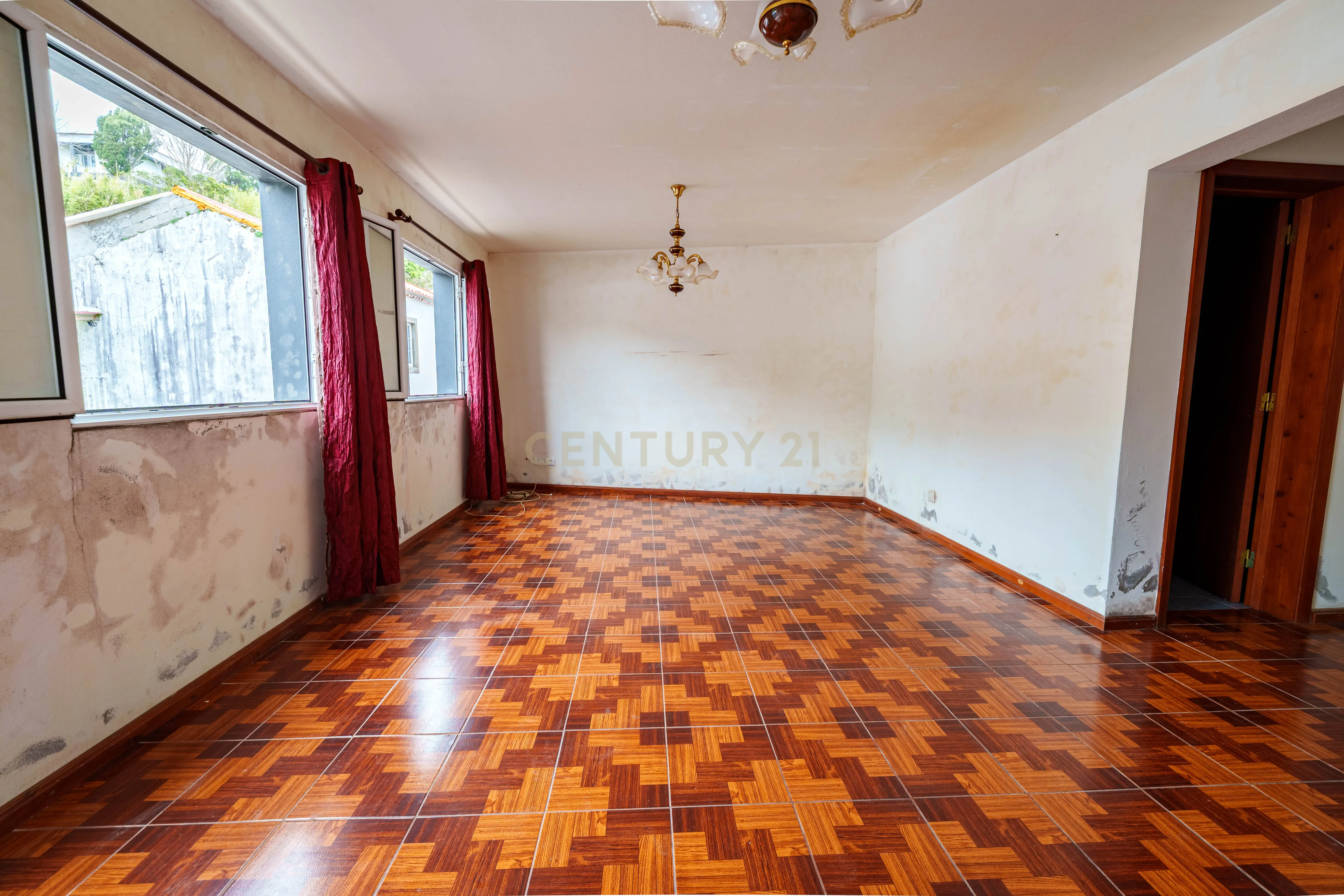 Fotografia 4 de Oportunidade Única: Moradia T2 no Centro da Vila do Nordeste 🔑🏠