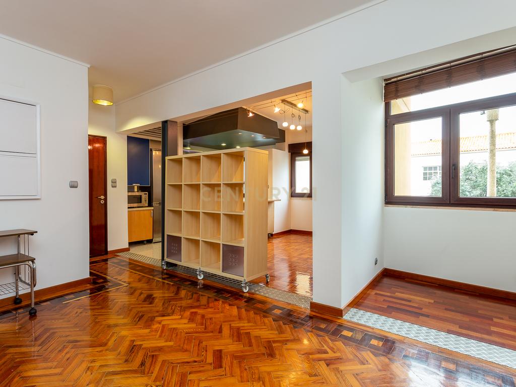 Apartamento T2 em Sacavém, Loures - Oportunidade Única! - Image 9