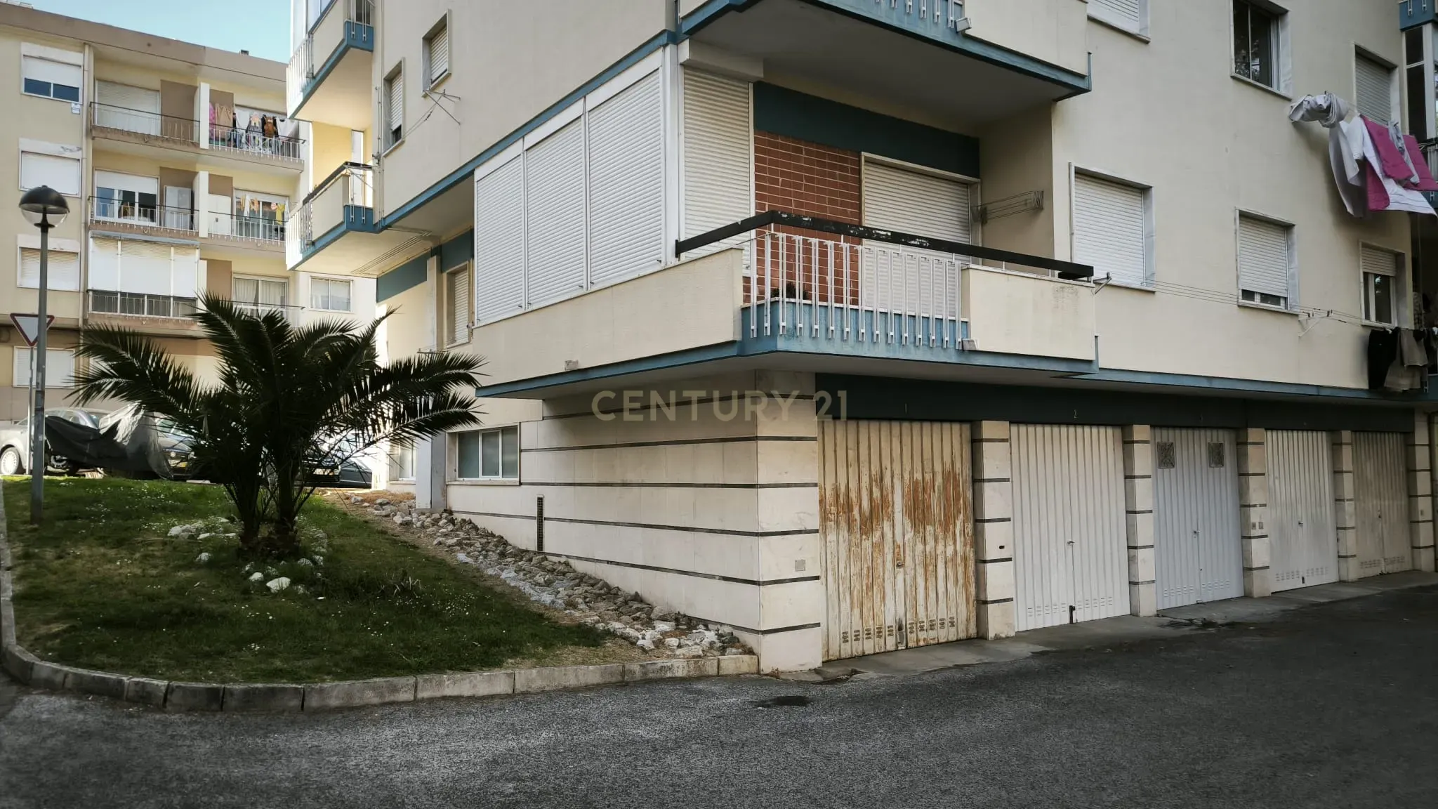 Apartamento T3 em Queluz – Bairro da Estação Nova - Image 1