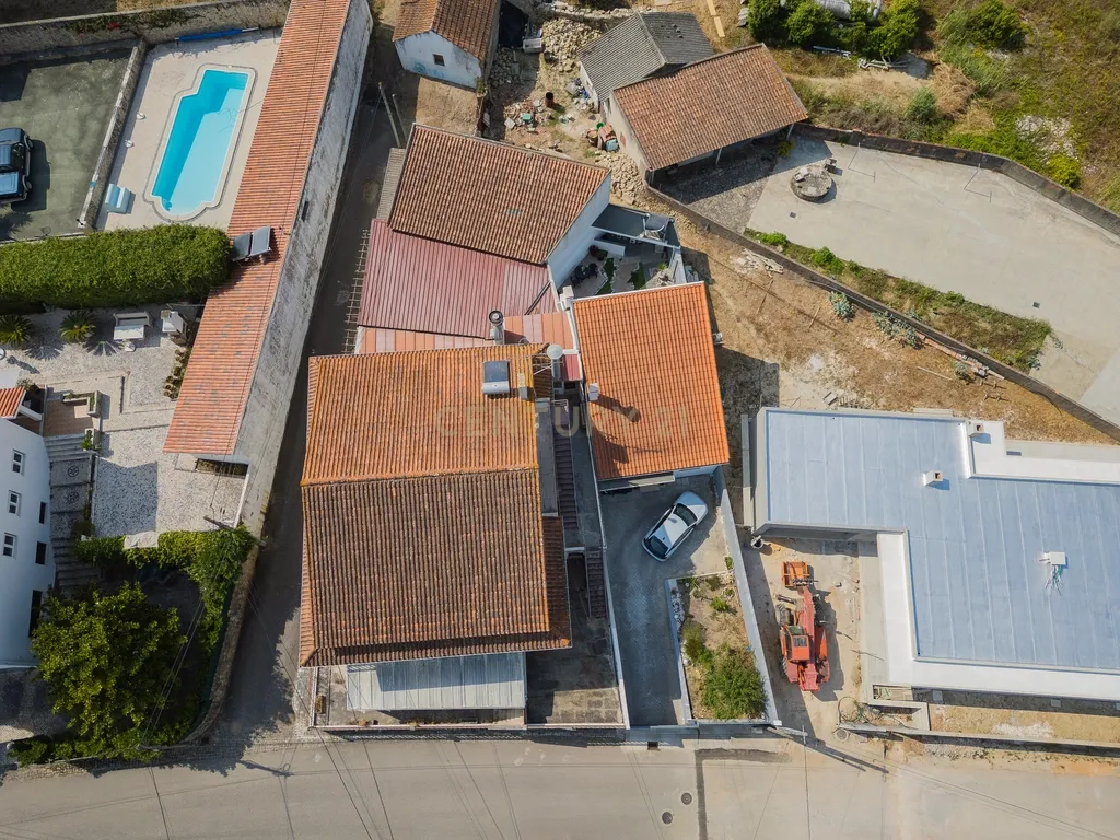 MORADIA EXCLUSIVA EM ALCOBAÇA – CONFORTO, ESPAÇO E POTENCIAL DE INVESTIMENTO! - Image 50