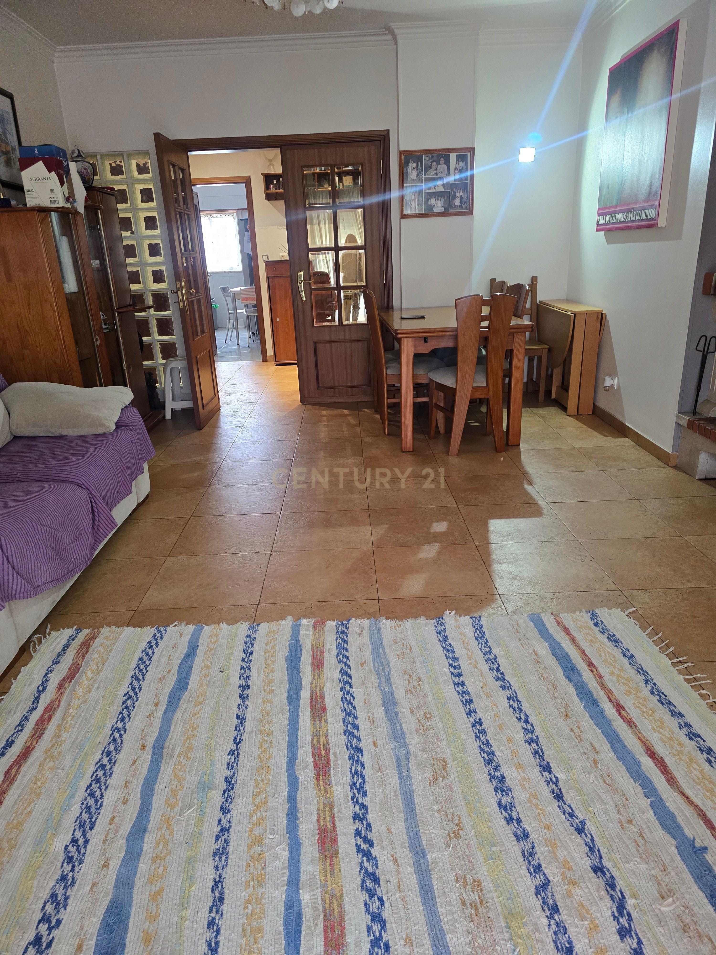 EXCLUSIVO T3 COM APROVEITAMENTO DE SOTÃO | CASAL DE CAMBRA - Image 9
