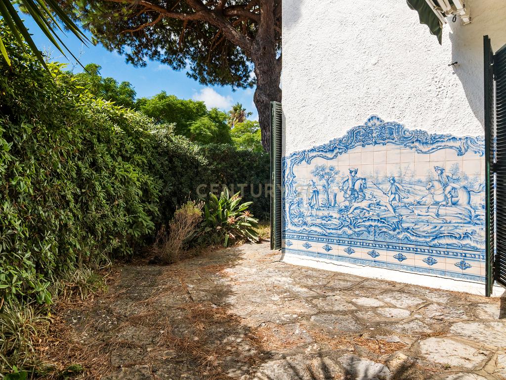 Moradia com piscina, a 500 metros da praia, em São Pedro do Estoril, Cascais. Em Venda! - Image 24