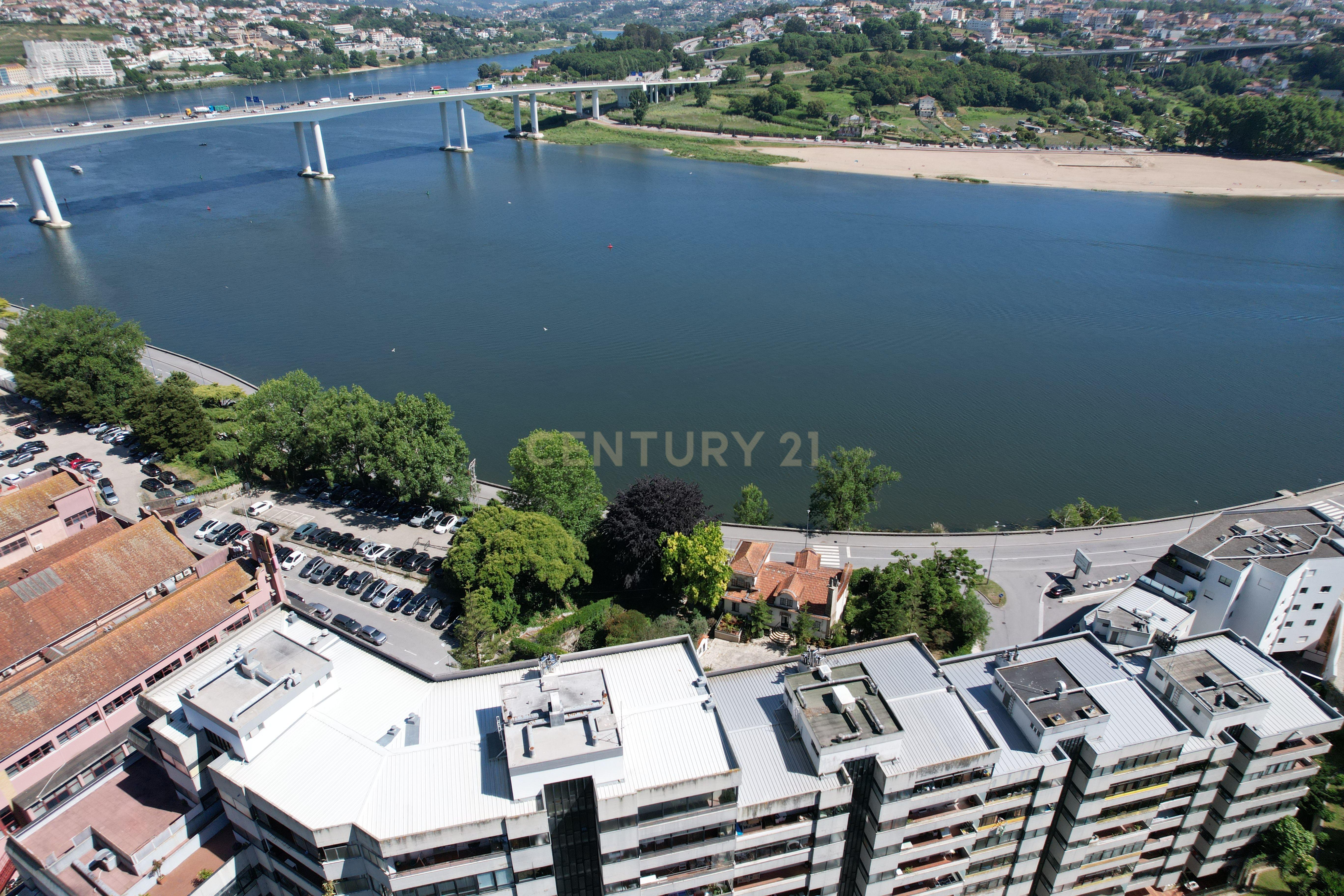 Fotografia 7 de Duplex T5 com Vista Panorâmica sobre o Douro | 328m² - Varandas do Douro - Porto