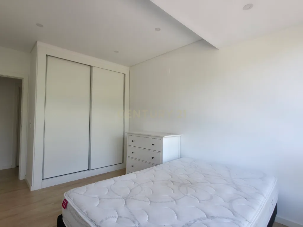 Apartamento T2 Remodelado, Oeiras. - Image 15