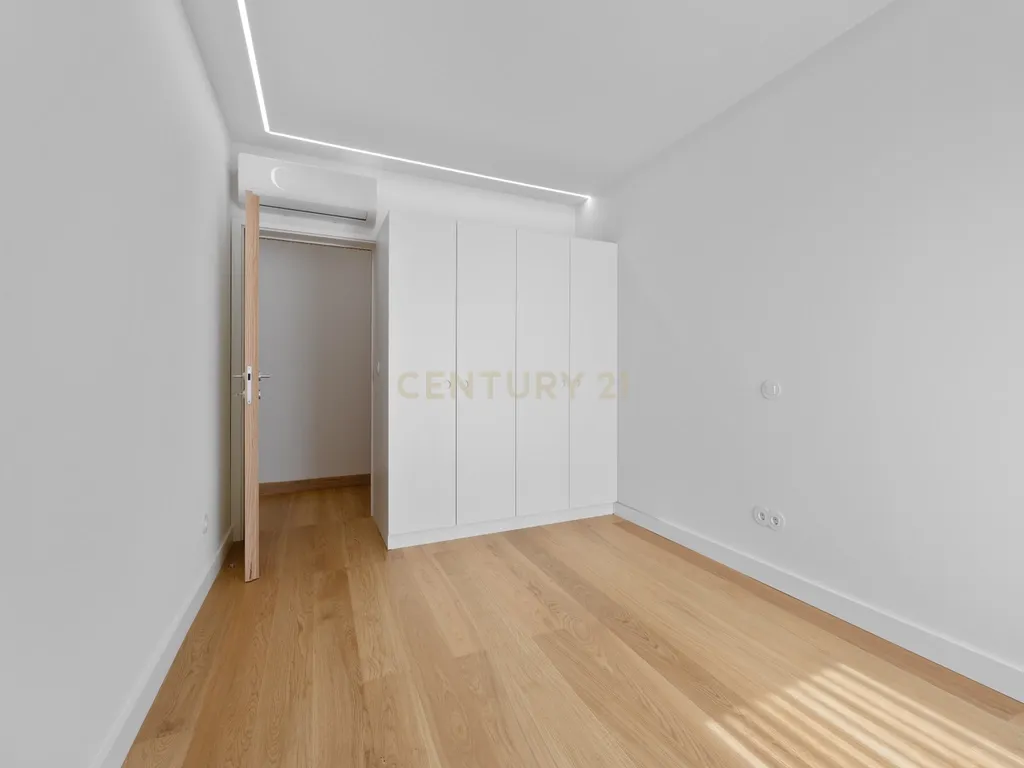 Luxuoso apartamento T3 no Centro de Setúbal e a 300m da praia - Image 10