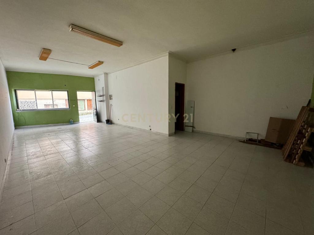 Espaço Comercial para Arrendamento em Penamacor - Image 5