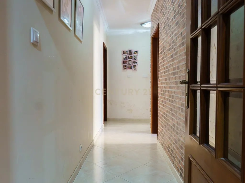 Apartamento T3 com Suíte, 3 Varandas e Arrecadação de 14 m² | Avenida 25 de Abril, Ramada - Image 11
