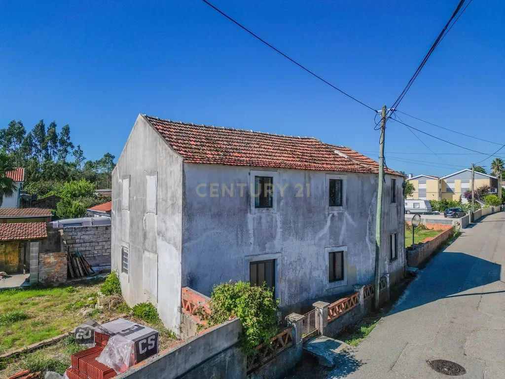 Moradia para renovar com 605 m2 de terreno em Santana, Figueira da Foz. - Image 3