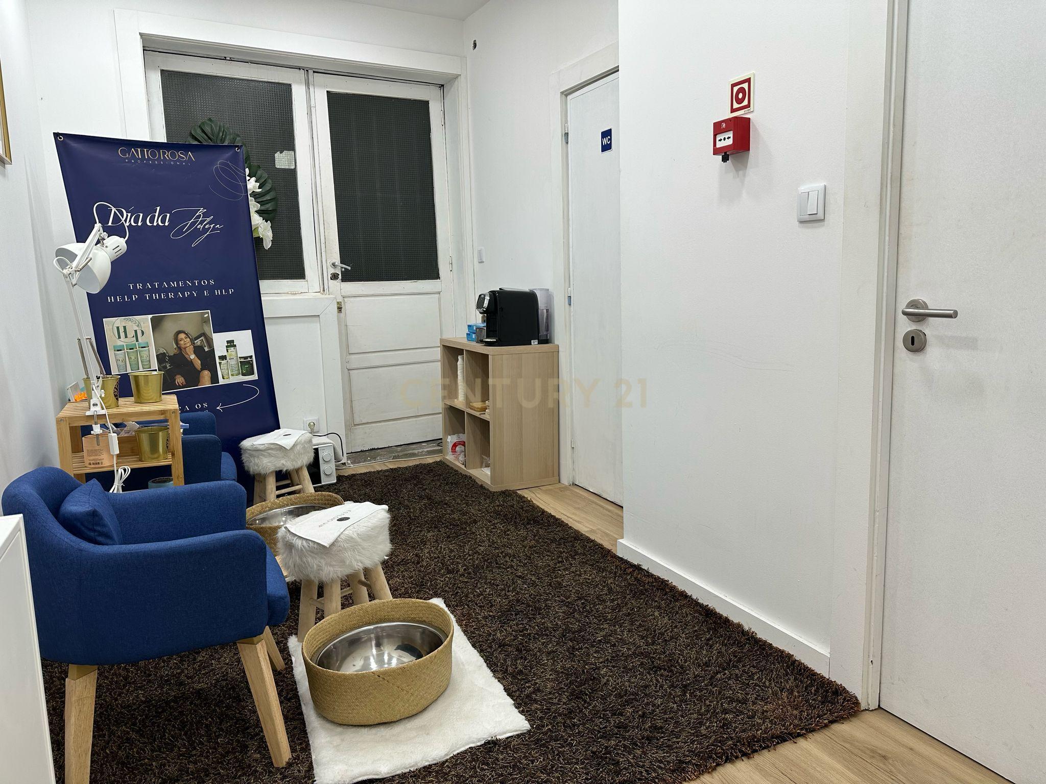 Trespasse de Salão de Cabeleireiro e Estética – Localização Premium no Centro da Cidade - Image 4