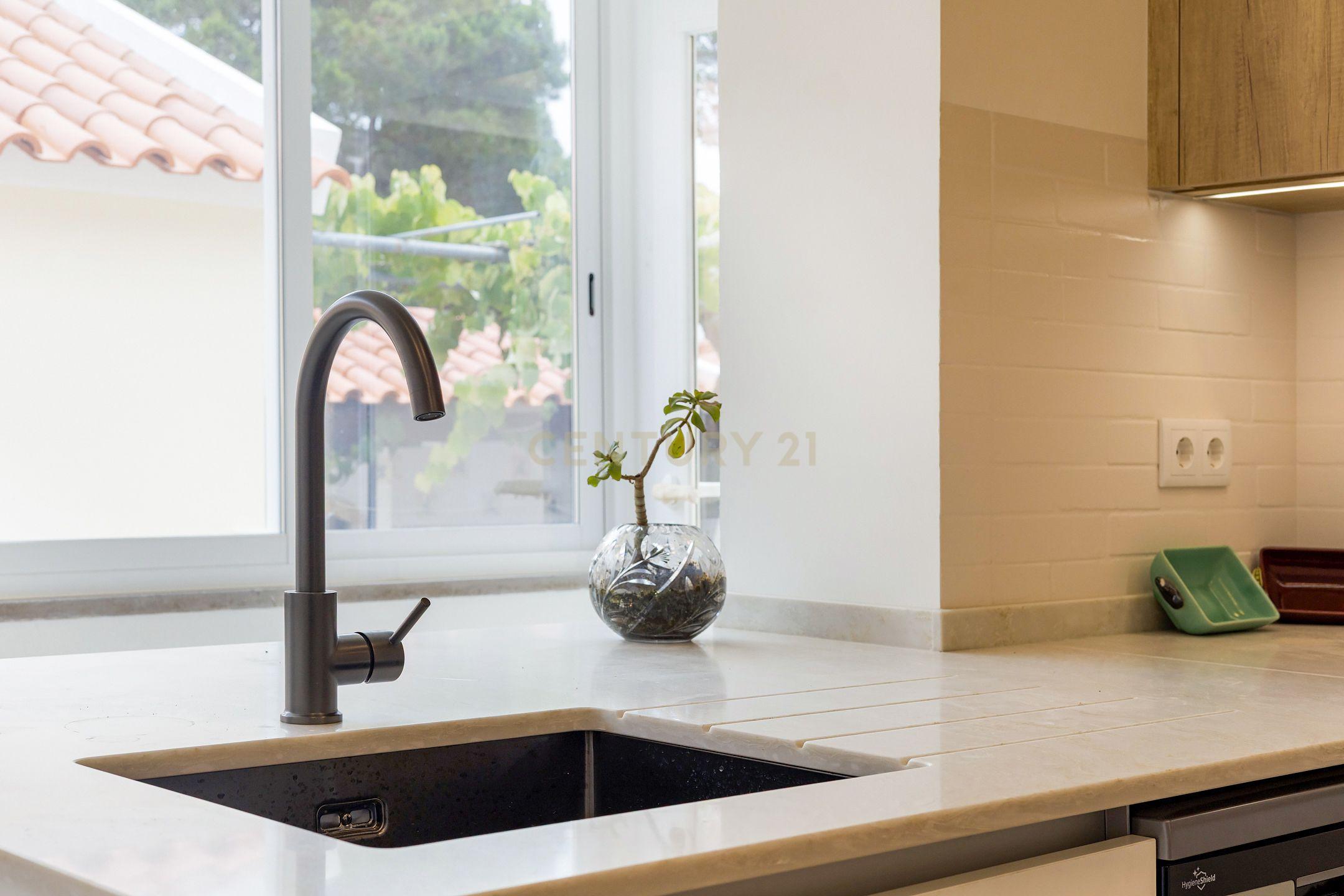 Fotografia 10 de Espetacular Moradia T4 em Colares, Sintra - 250m²