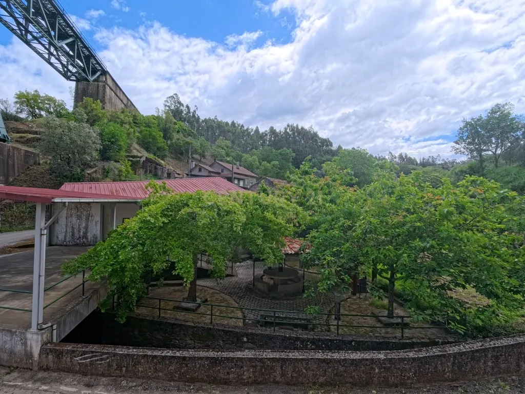Moradia em xisto isolada em Trezói – Mortágua - Image 12