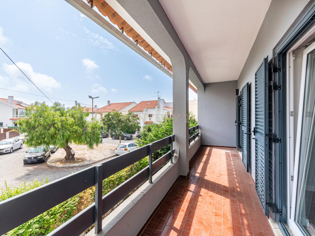 Moradia Unifamiliar T5 em Carcavelos  - Image 28