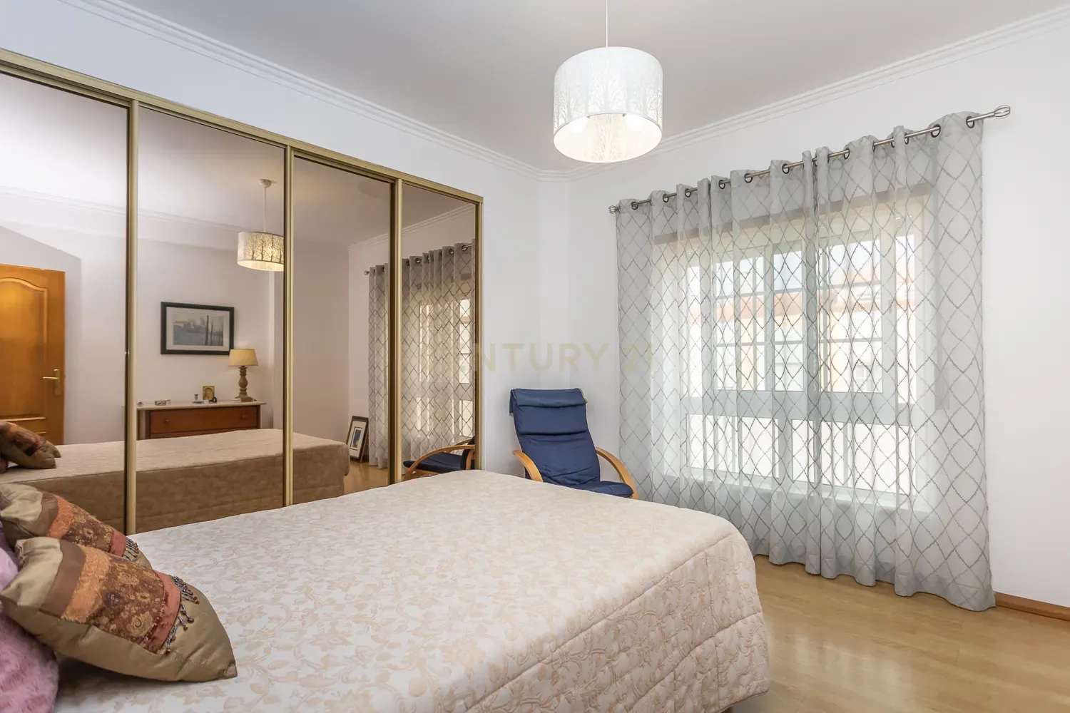 Apartamento T4 c/Arrecadação - Torre da Marinha - Image 5