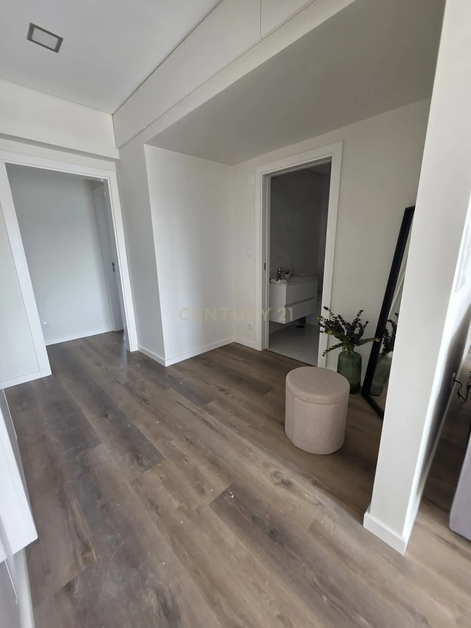 Fotografia 3 de Apartamento T3 Novo em Benfica | varanda aberta | suite | 2 elevadores e 2 Anos de Garantia