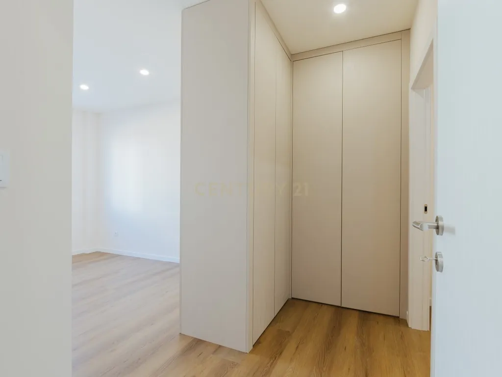 Apartamento T3 moderno e espaçoso no coração do Pinhal Novo - Image 11