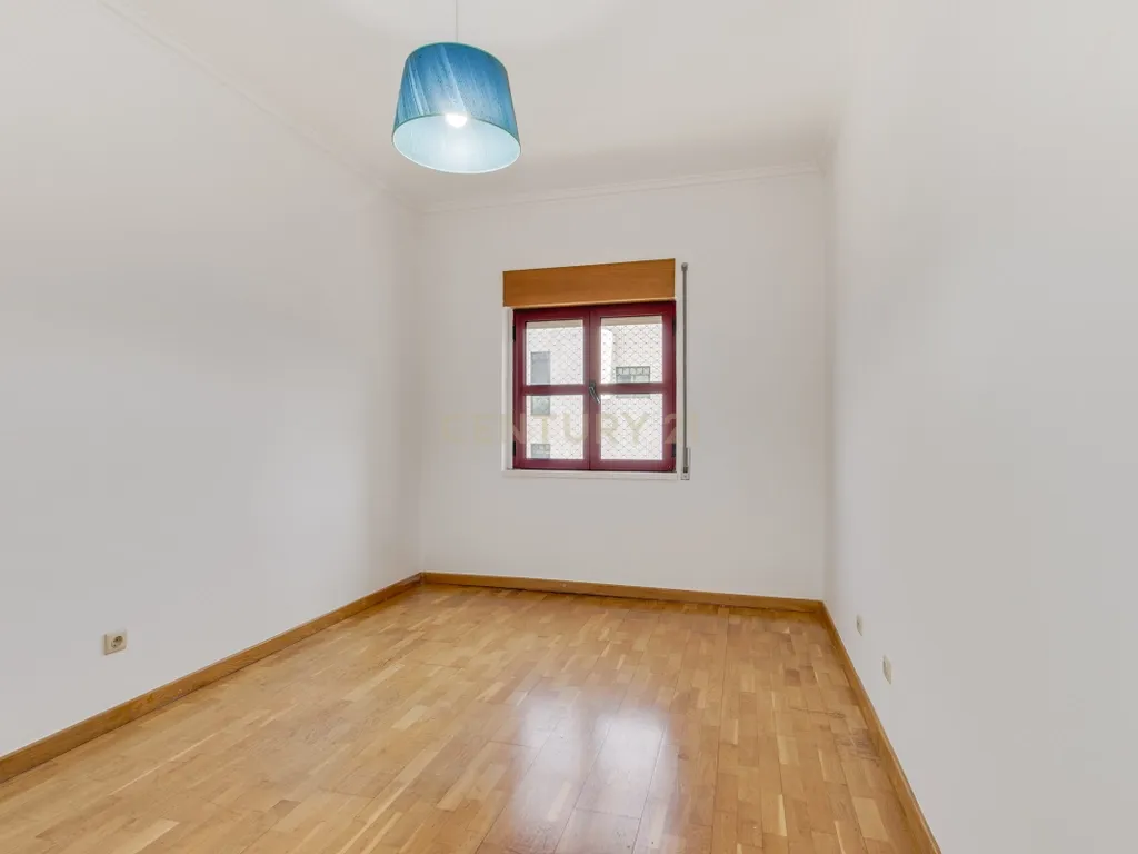 Apartamento T4 com Terraço Privativo e Churrasqueira no Condomínio Lezíria Parque | Vila Franca de Xira - Image 32