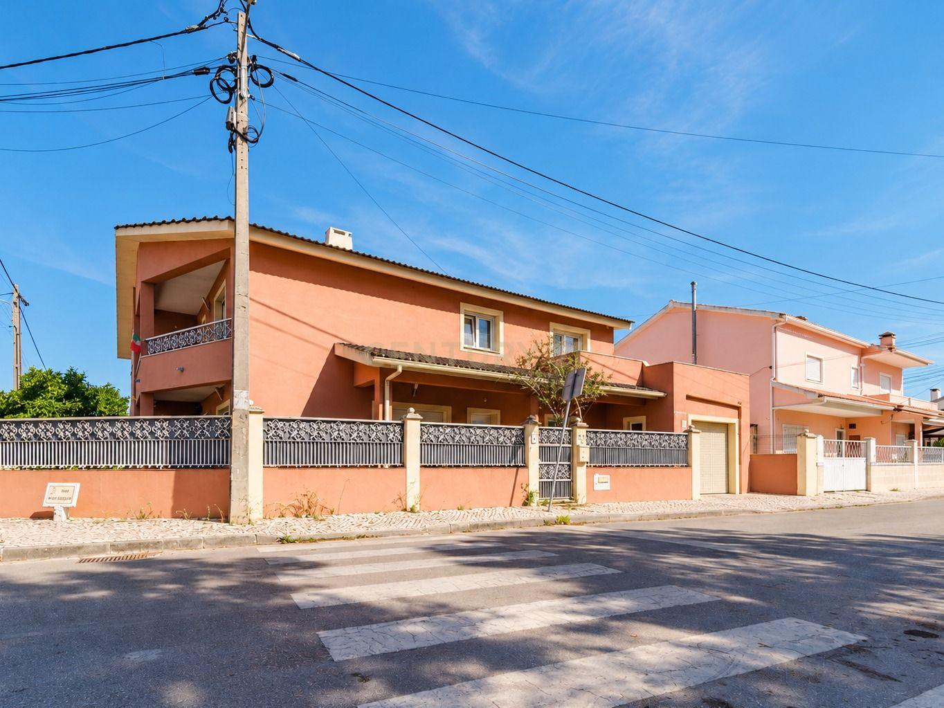 Moradia T3 à venda em Quinta do Conde, €380.000