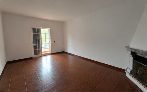 Casa localizada em Viana do Alentejo com 3 Quartos - Image 6