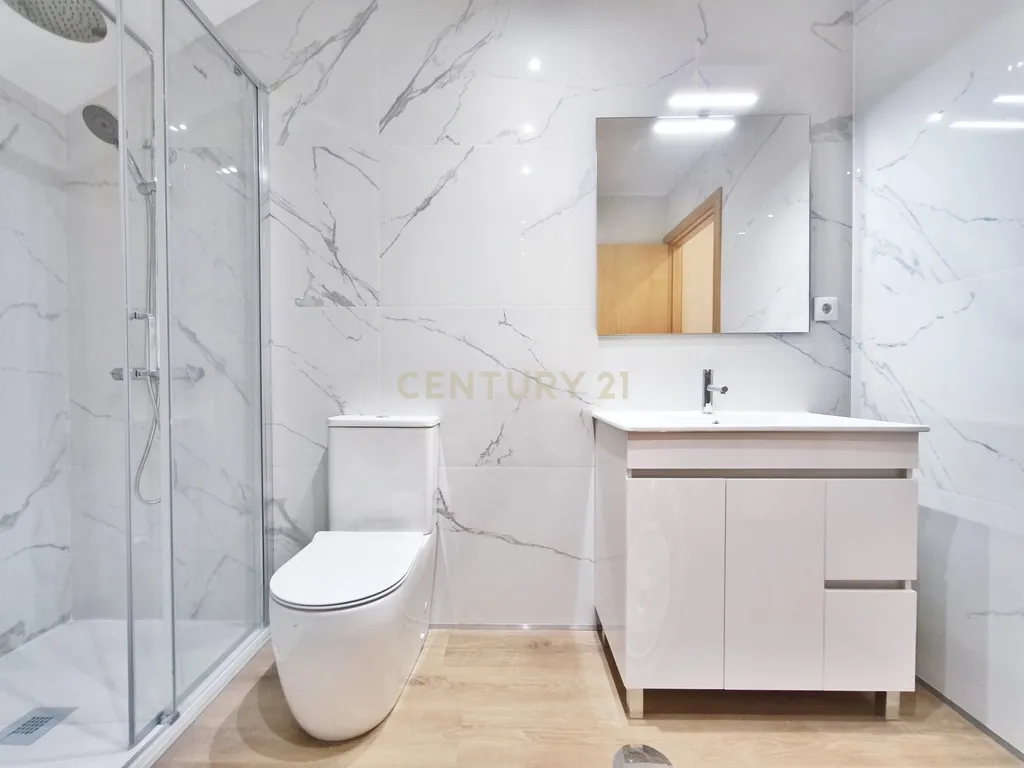 Apartamento T3 arrendado -com 6,5% rendimento - S. Mamede Infesta - Image 11