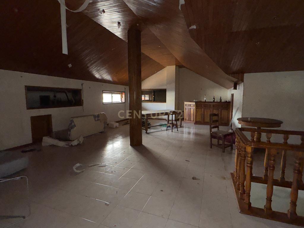 Prédio com 2 Apartamentos T3 e Armazém em Rebordosa | Potencial de Investimento - Image 12