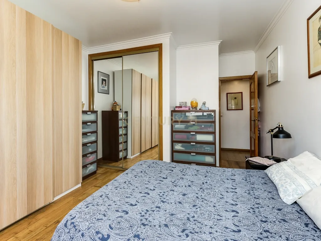 Apartamento T2 em Monte Abraão 97m², Varanda e Lareira - Image 18