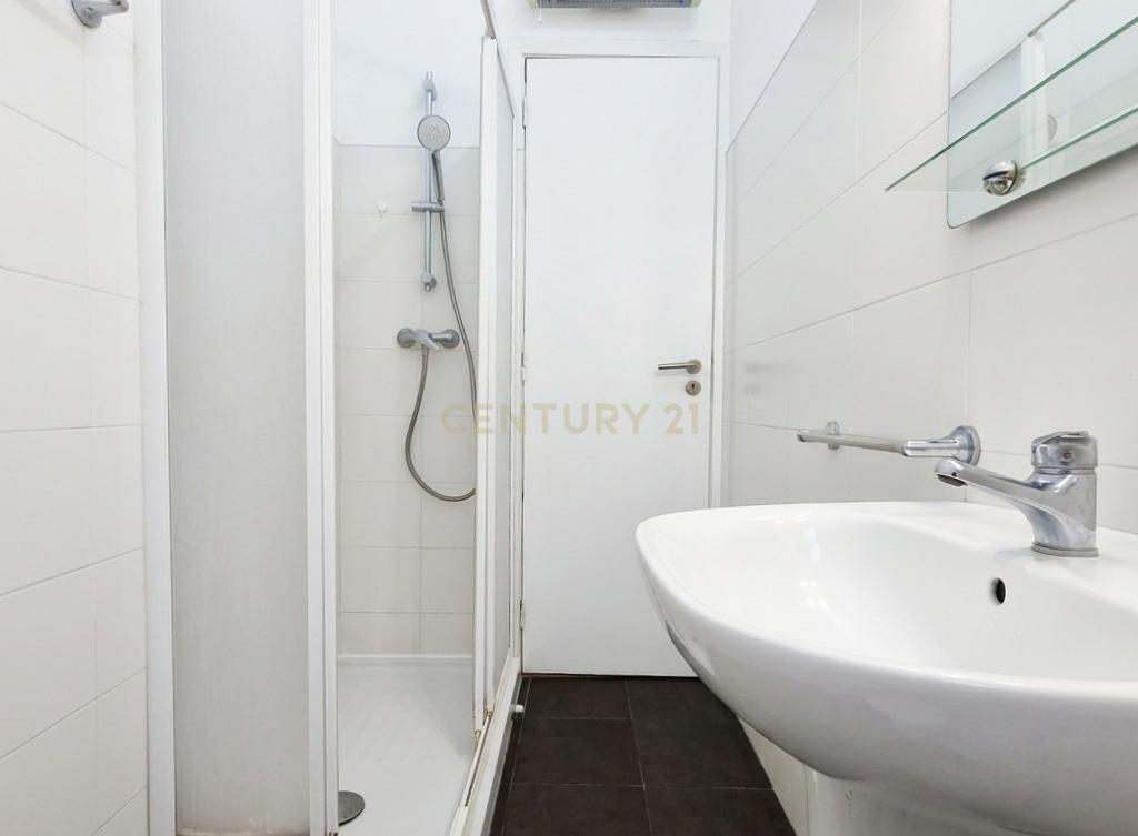 Apartamento T1 com Varandas em Barreiro, Setúbal - Image 12