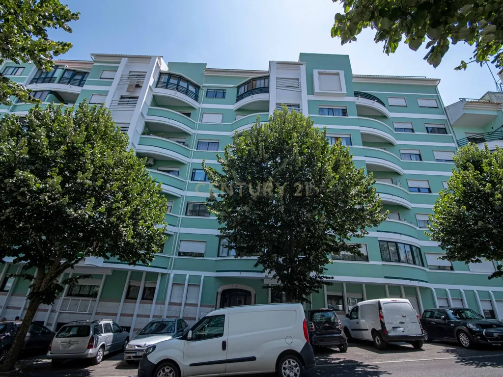 Apartamento T3 com varandas e Estacionamento | Cavaleira – Algueirão Mem Martins - Image 24