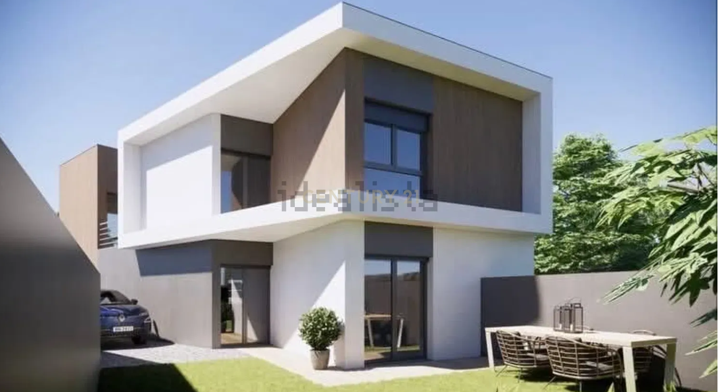 Fotografia 7 de Moradia Geminada T3 com Jardim | Trajouce, São Domingos de Rana