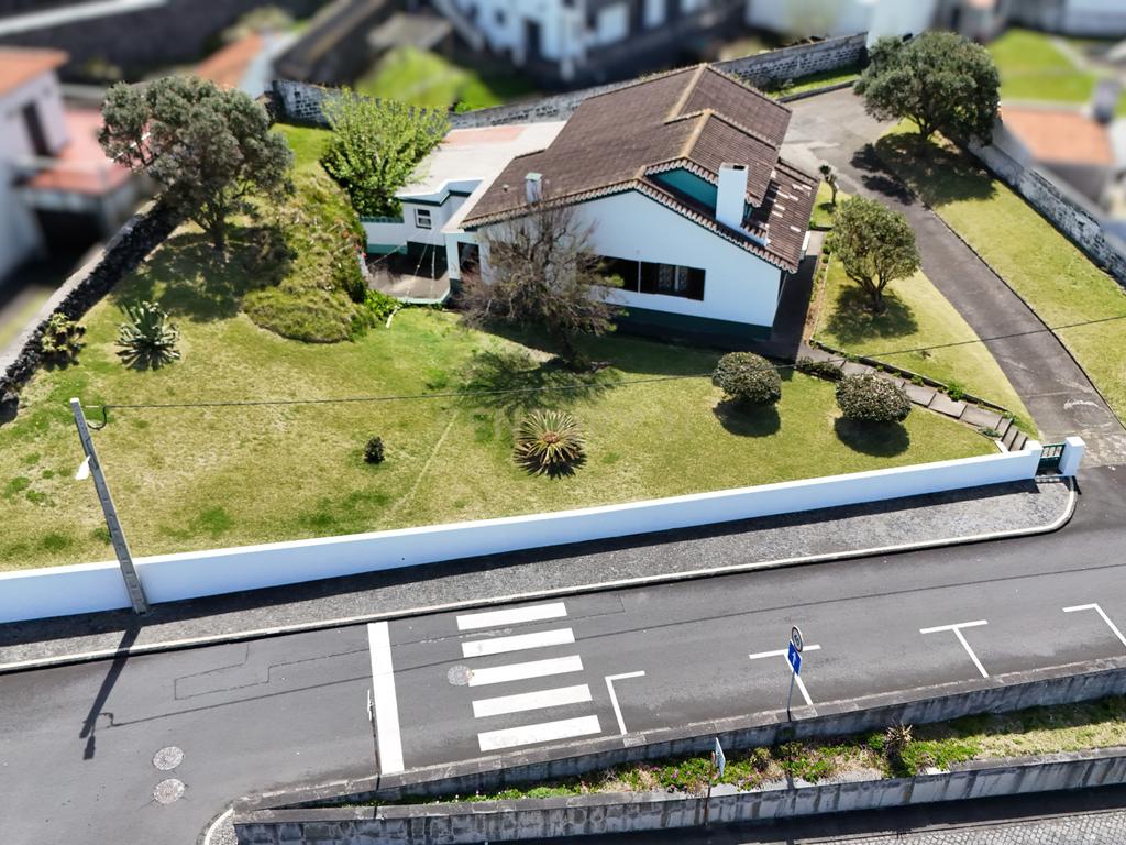 Moradia T3 com Vista Mar em Ribeira Grande, São Miguel - Image 2